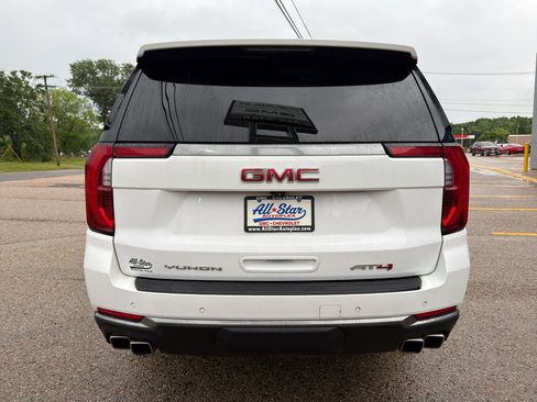 Used 2025 GMC Yukon XL AT4 AWD/4WD image 7