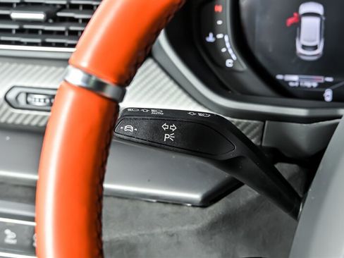 Used 2022 Lamborghini Urus AWD/4WD image 25