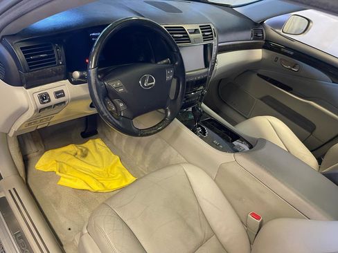 Used 2009 Lexus LS 460 RWD image 21