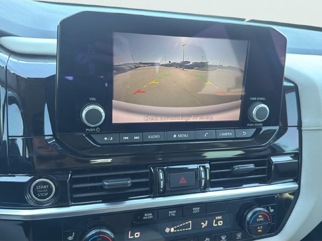 Used 2023 Nissan Pathfinder SV FWD image 25