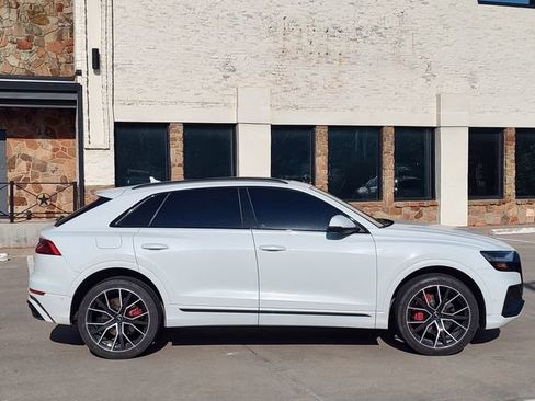 Used 2021 Audi Q8 Premium Plus w/ Premium Plus Package AWD/4WD image 2