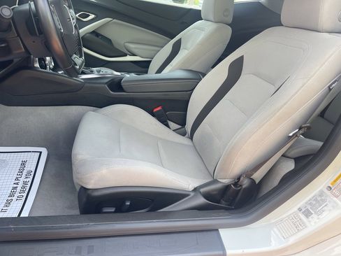 Used 2023 Chevrolet Camaro LT image 8