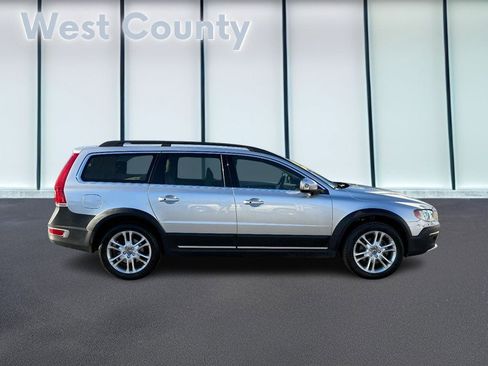 Used 2016 Volvo XC70 T5 Platinum w/ Protection Package image 2