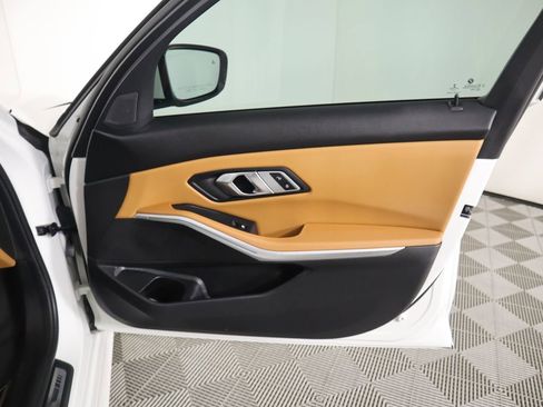 Used 2023 BMW 330i Sedan w/ M Sport Package image 26