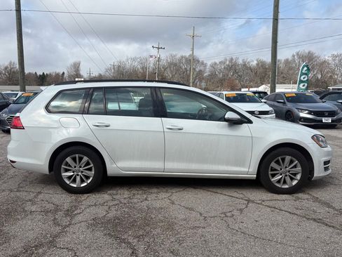 Used 2016 Volkswagen Golf S image 3