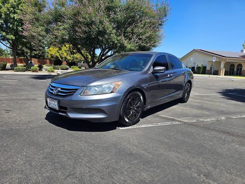Used 2011 Honda Accord LX image 2