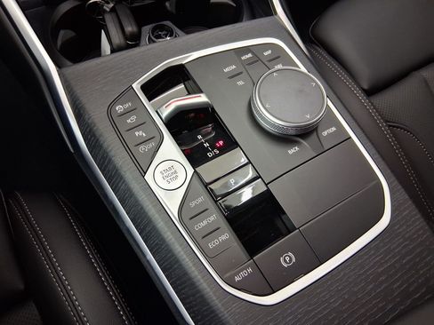 New 2026 BMW 330i Sedan w/ Convenience Package RWD image 29