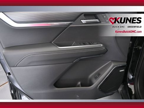 New 2025 GMC Acadia Elevation image 17