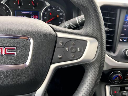 Used 2021 GMC Acadia SLE w/ LPO, Floor Liner Package image 24