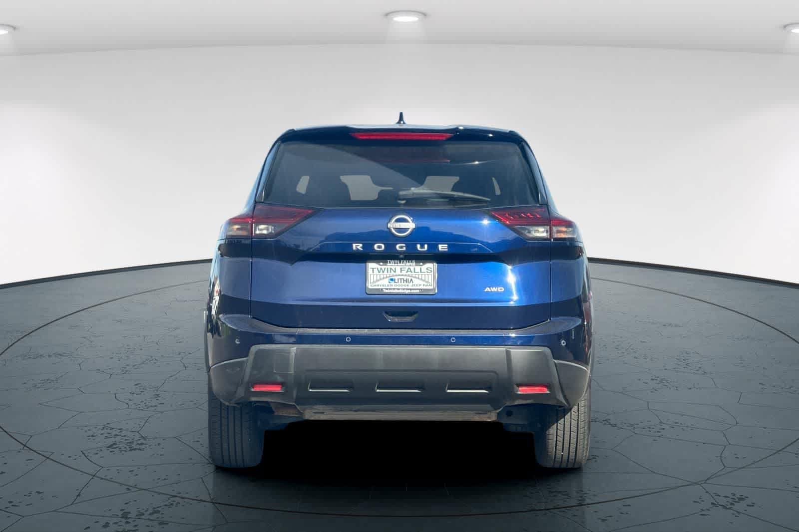 Used 2025 Nissan Rogue SV AWD/4WD image 7