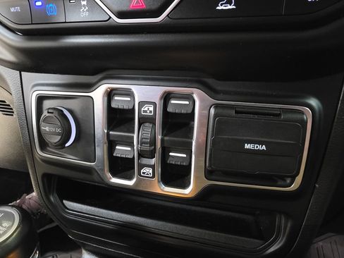 Used 2023 Jeep Wrangler Unlimited Sahara AWD/4WD image 24