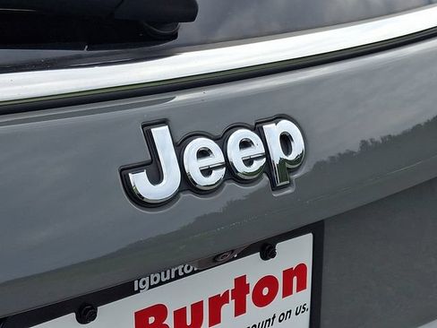 Used 2023 Jeep Compass Limited AWD/4WD image 30