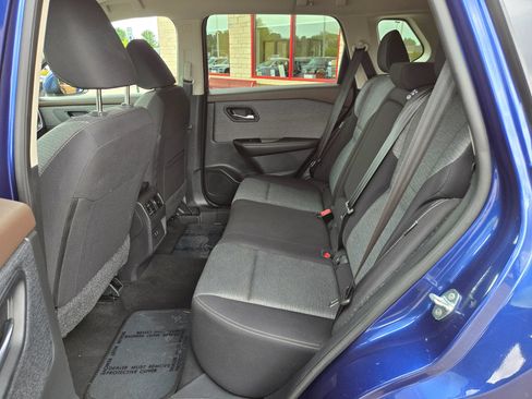 Used 2023 Nissan Rogue SV AWD/4WD image 10