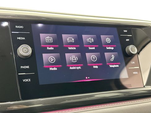 Used 2023 Volkswagen Taos SEL image 15