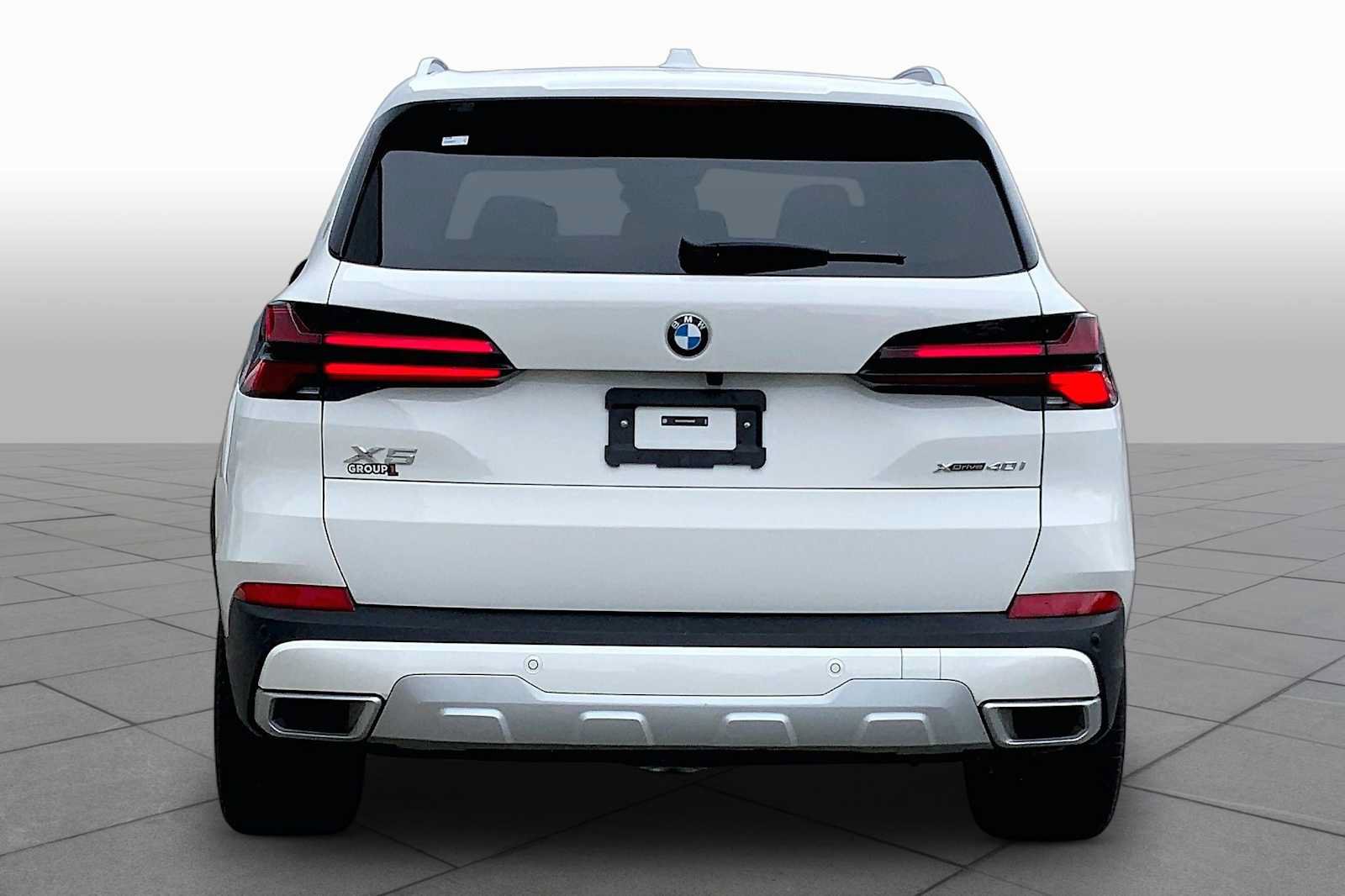 Used 2026 BMW X5 xDrive40i w/ Premium Package AWD/4WD image 4