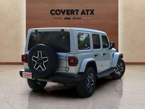 Used 2024 Jeep Wrangler Unlimited Sahara w/ Technology Group AWD/4WD image 5