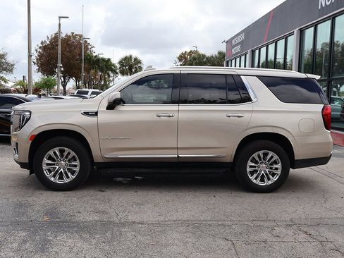 Used 2024 GMC Yukon SLT w/ SLT Luxury Package image 17