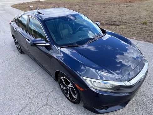 Used 2016 Honda Civic Touring image 13