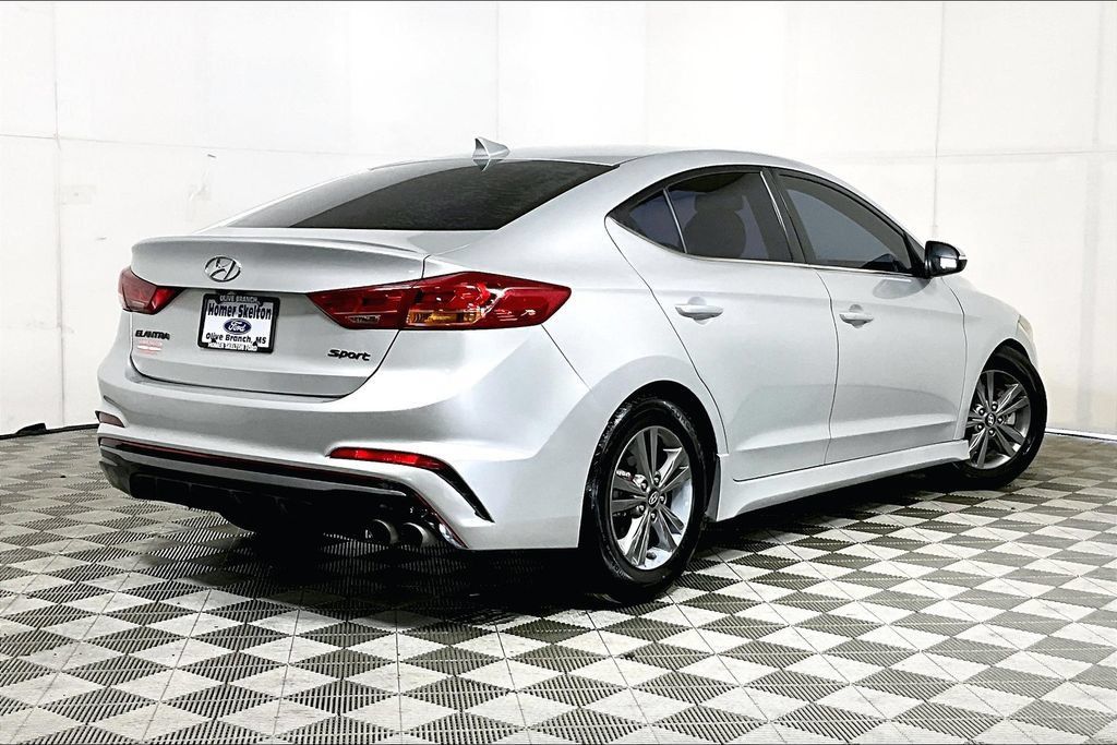 Used 2018 Hyundai Elantra Sport w/ Sport Premium Package 03 FWD image 12
