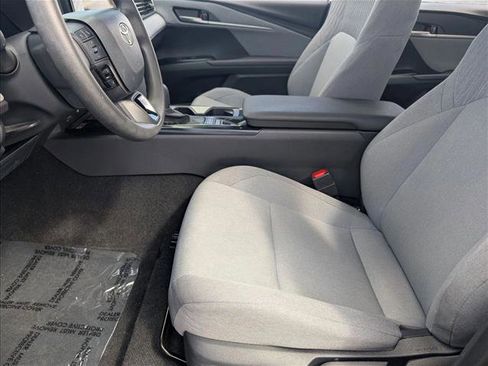 Used 2025 Toyota Camry LE image 14