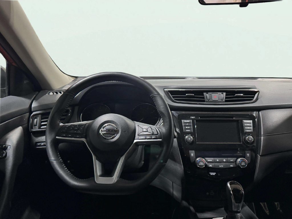 Used 2018 Nissan Rogue SV AWD/4WD image 10