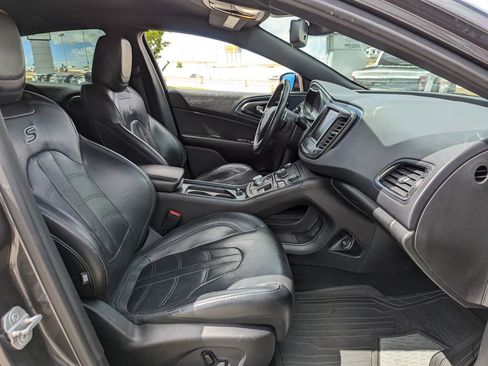 Used 2016 Chrysler 200 S w/ Navigation & Sound Group I image 34