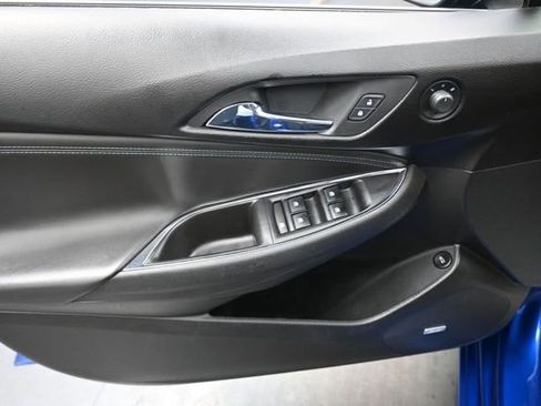 Used 2018 Chevrolet Cruze Premier FWD image 13