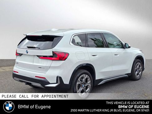 Used 2025 BMW X1 xDrive28i w/ Premium Package AWD/4WD image 3