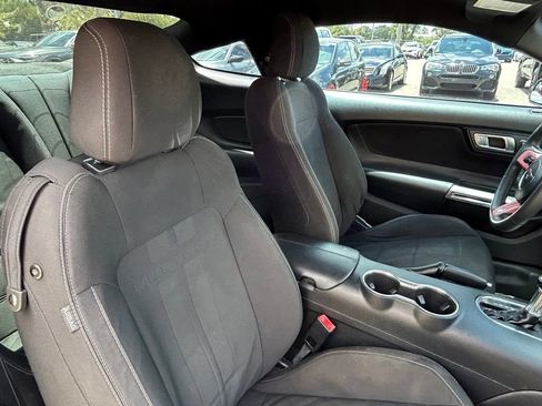 Used 2018 Ford Mustang Coupe RWD image 39
