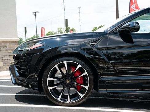 Used 2021 Lamborghini Urus AWD/4WD image 23