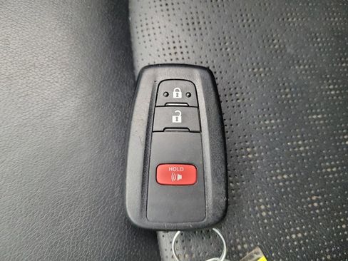 Used 2019 Toyota C-HR Limited FWD image 32