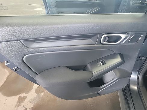 Used 2023 Honda Civic LX image 17