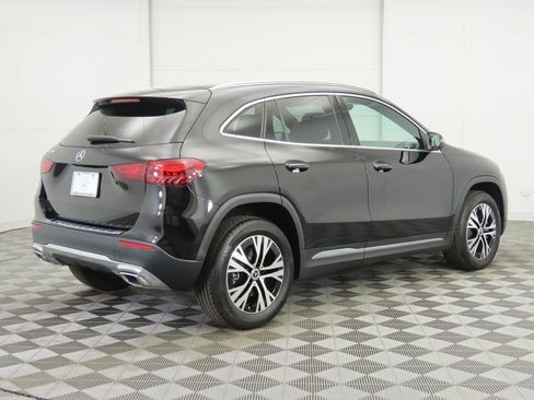 Certified 2025 Mercedes-Benz GLA 250 image 5