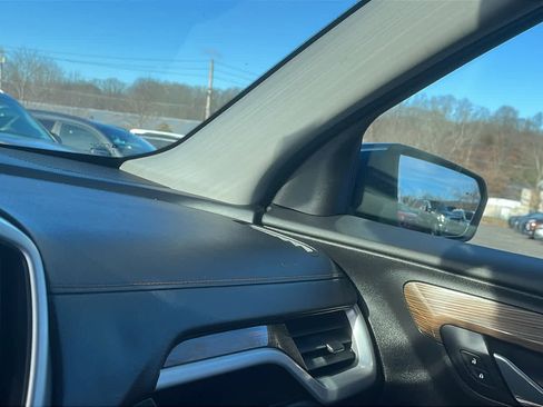 Used 2019 GMC Terrain SLE w/ Driver Convenience Package image 18