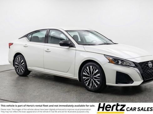 Used 2025 Nissan Altima 2.5 SV FWD image 1
