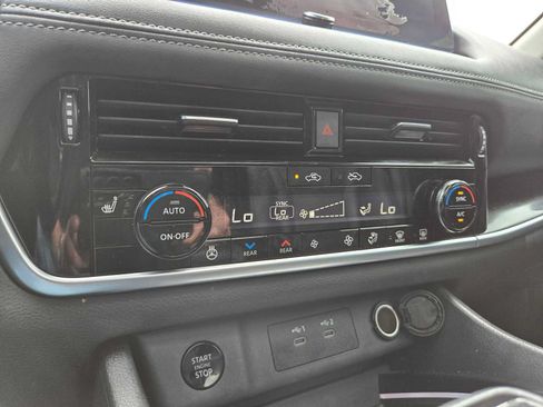 Used 2024 Nissan Rogue SL w/ SL Premium Package FWD image 30