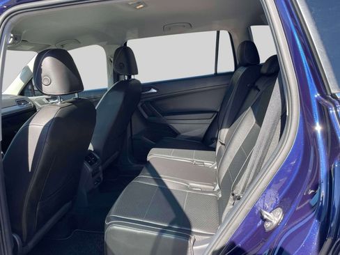 Used 2021 Volkswagen Tiguan SE image 12