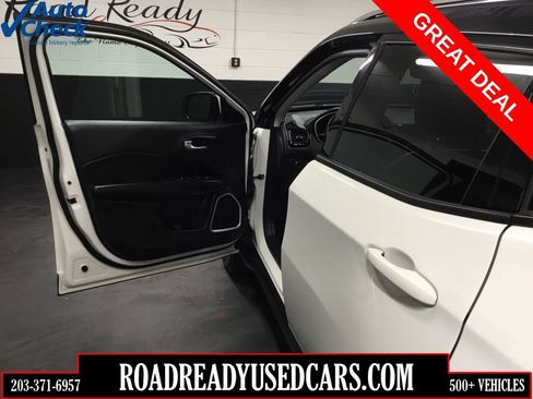 Used 2018 Jeep Compass Latitude AWD/4WD image 18
