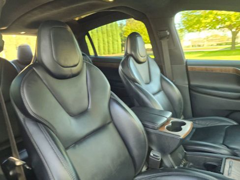 Used 2019 Tesla Model X Long Range image 24