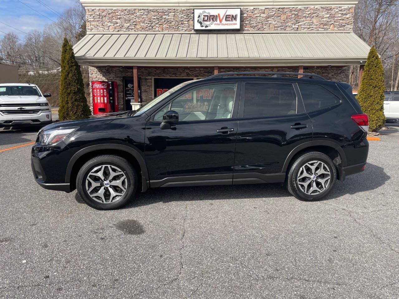Used 2019 Subaru Forester Premium AWD/4WD image 1