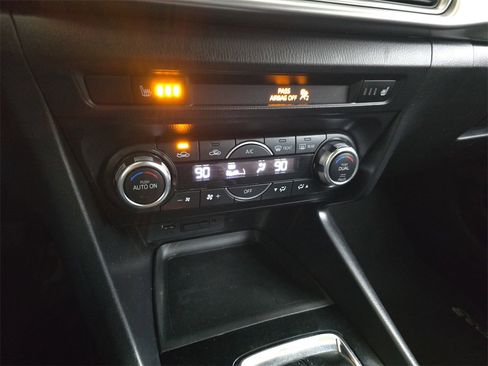 Used 2017 MAZDA MAZDA3 Touring image 25