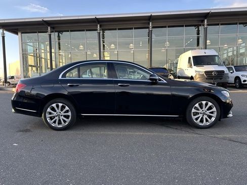 Certified 2018 Mercedes-Benz E 300 4MATIC image 4
