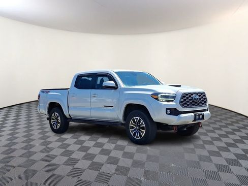 Certified 2023 Toyota Tacoma TRD Sport w/ TRD Premium Sport Package AWD/4WD image 4