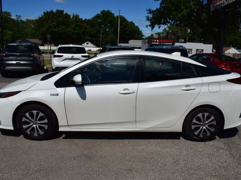 Used 2020 Toyota Prius Prime LE FWD image 8