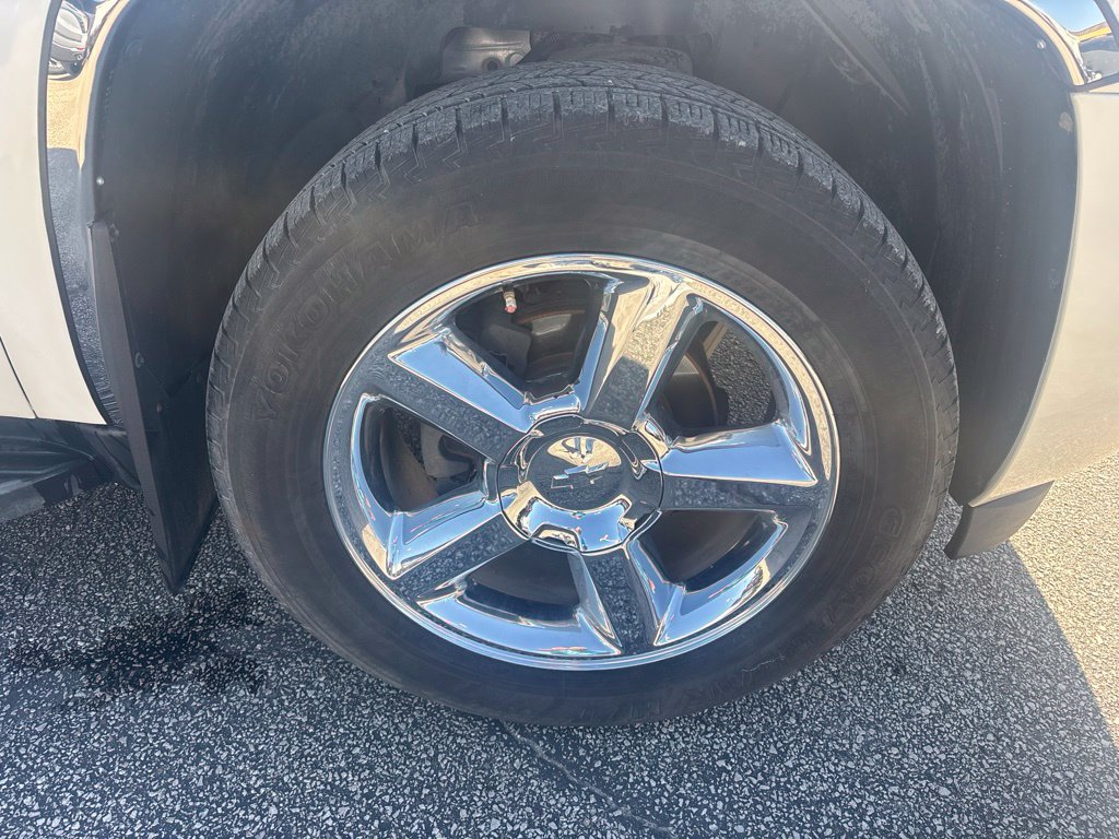 Used 2013 Chevrolet Avalanche LTZ AWD/4WD image 10