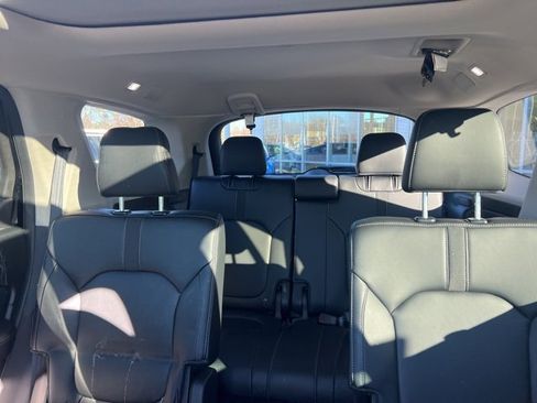 Used 2023 Honda Pilot Touring image 16