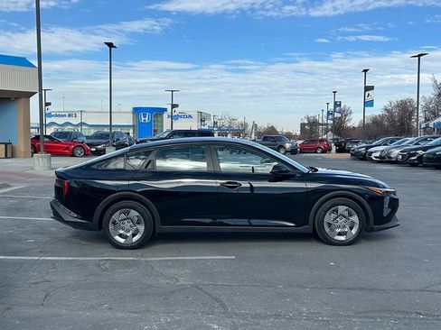 Used 2025 Kia K4 LX image 2