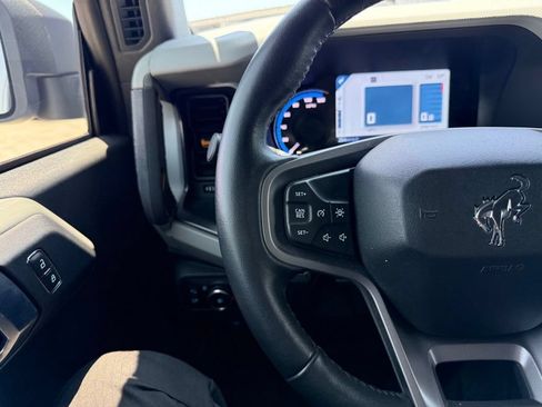 Used 2023 Ford Bronco Badlands w/ Sasquatch Package AWD/4WD image 7