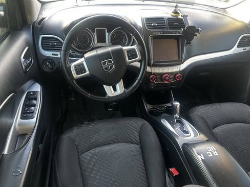 Used 2014 Dodge Journey SXT w/ Flexible Seating Group image 10