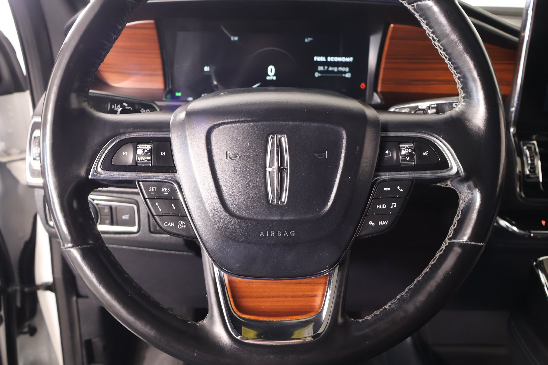 Used 2021 Lincoln Navigator Reserve w/ Luxury Package AWD/4WD image 3